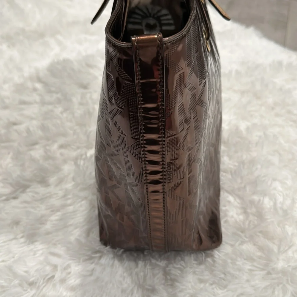 Michael Michael Kors Jet Set Bronze Mirror Metallic Tote - Picture 7 of 16